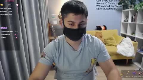 Snapshot of sexxxdickbig chatting on April 2026 08:57:02 PM Tommy online show from April 2026 08:57:02 PM