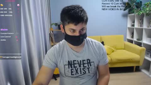 Snapshot of sexxxdickbig chatting on May 2026 07:36:01 AM Tommy online show from May 2026 07:36:01 AM