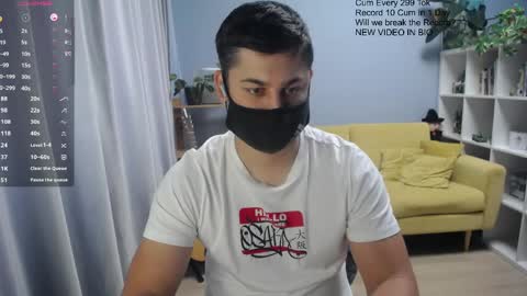 Snapshot of sexxxdickbig chatting on May 2026 09:05:01 AM Tommy online show from May 2026 09:05:01 AM