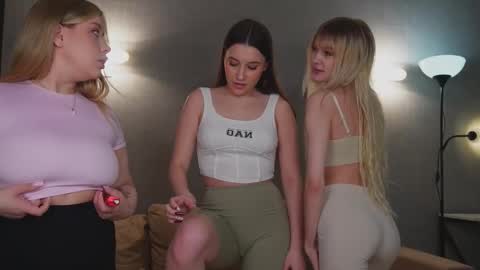 Hannah Monica Annie Andrea Eva Lina online show from March 2025 08:19:02 AM