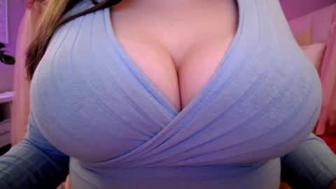 Snapshot of sexxxyprincess chatting on April 2026 04:10:02 AM Princess online show from April 2026 04:10:02 AM