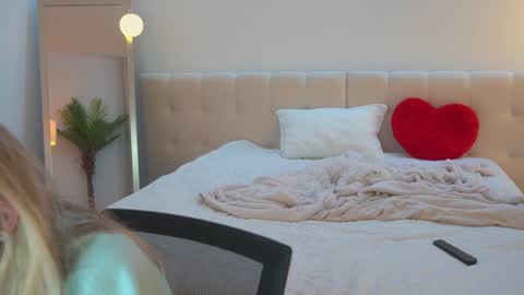 Snapshot of sexxylorry chatting on February 2026 07:21:02 PM Lorry small boobs and Maya big boobs friends with benefits online show from February 2026 07:21:02 PM