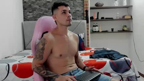 Snapshot of sexxyy_couple_ chatting on March 2026 07:53:02 PM Sexxy-Couple online show from March 2026 07:53:02 PM