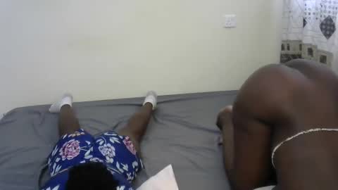 sexy_apple2 online show from October 2025 12:17:01 PM