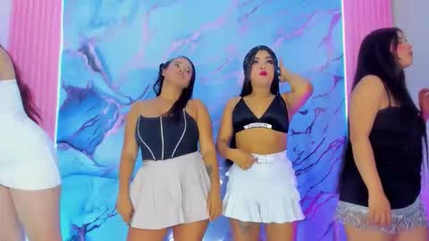 Snapshot of sexy_bitches_bisex chatting on November 2025 09:37:02 PM Zara and Leidy online show from November 2025 09:37:02 PM