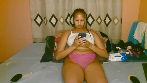 Snapshot of sexy_bluegirl chatting on September 2025 03:34:02 PM sexy_bluegirl online show from September 2025 03:34:02 PM