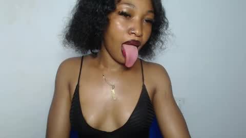 sexy_bluey247 online show from April 2026 06:32:01 AM