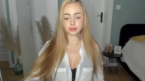 C o r a l i e online show from April 2026 07:37:02 AM