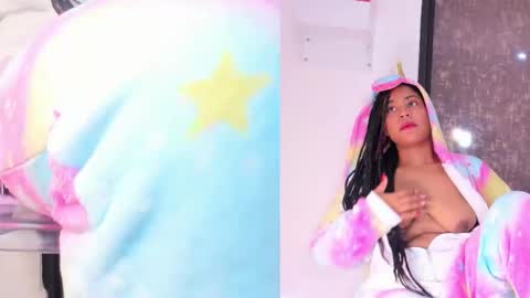 Snapshot of sexy_curlylady chatting on February 2026 02:04:02 AM sexy_curlylady online show from February 2026 02:04:02 AM