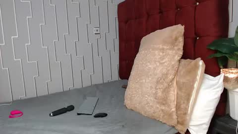 larisa online show from February 2025 10:19:01 AM