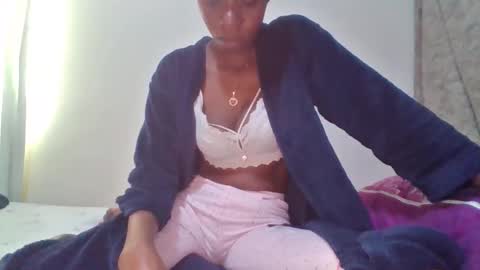 kayla online show from October 2025 09:52:02 AM