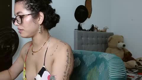Snapshot of sexy_lia_latina chatting on April 2026 02:51:02 AM Celeste online show from April 2026 02:51:02 AM