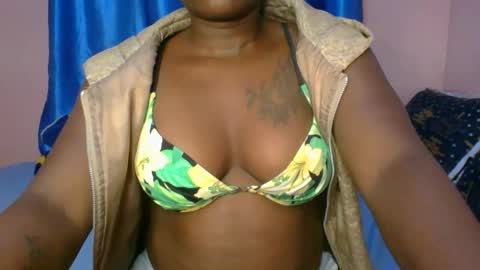 Snapshot of sexy_lunar chatting on April 2026 07:28:02 PM lunar online show from April 2026 07:28:02 PM