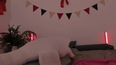 Ellie Mia online show from January 2025 04:22:02 PM