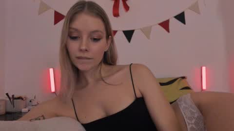 Ellie Mia online show from February 2025 05:22:02 PM