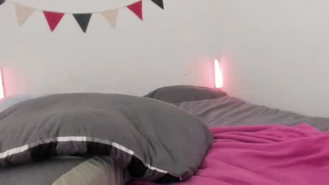 Ellie Mia online show from October 2025 05:33:01 PM