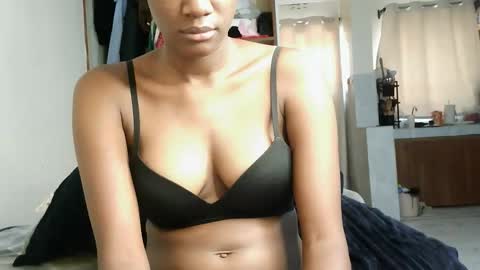 Snapshot of sexy_nyla chatting on April 2026 07:17:02 AM Nyla online show from April 2026 07:17:02 AM