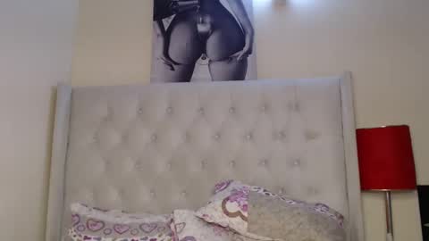 Snapshot of sexy_queen_eva chatting on December 2024 07:28:01 PM eva am online everyday except friday online show from December 2024 07:28:01 PM