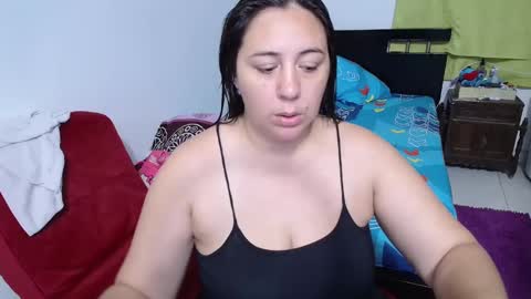 Snapshot of sexy_ticki chatting on January 2025 01:21:01 AM janel online show from January 2025 01:21:01 AM