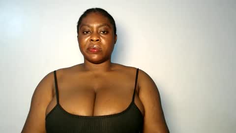 Luna online show from October 2025 09:04:02 PM