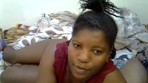 Snapshot of sexy_yello chatting on November 2025 04:11:02 AM Bantu girl online show from November 2025 04:11:02 AM