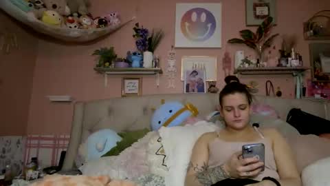 Snapshot of sexyandstoned420 chatting on February 2026 01:37:02 AM Kali Brent online show from February 2026 01:37:02 AM