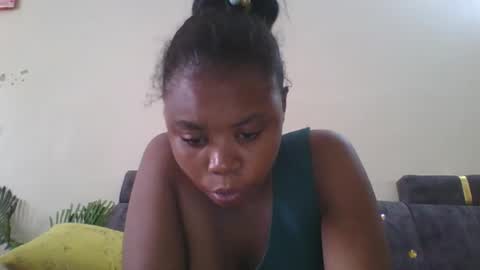 Snapshot of sexyapple2023 chatting on February 2025 09:42:01 AM ashley online show from February 2025 09:42:01 AM