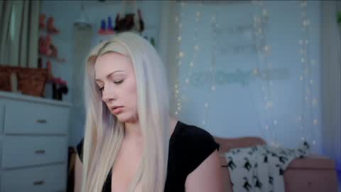 Ashley Teal online show from January 2026 04:22:01 PM