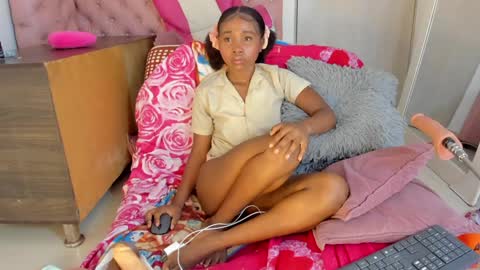 sofia online show from February 2025 05:21:01 AM