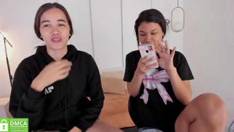 Snapshot of sexychanell_18 chatting on January 2025 12:41:01 PM chanell and yina online show from January 2025 12:41:01 PM