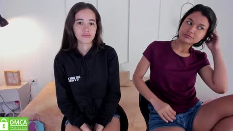 Snapshot of sexychanell_18 chatting on January 2025 12:35:01 PM chanell and yina online show from January 2025 12:35:01 PM