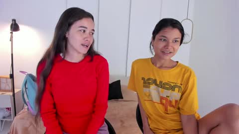 Snapshot of sexychanell_18 chatting on January 2025 12:35:01 PM chanell and yina online show from January 2025 12:35:01 PM