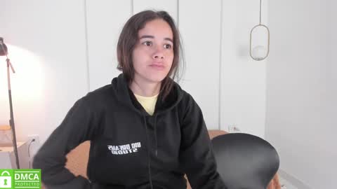 Snapshot of sexychanell_18 chatting on January 2025 12:41:02 PM chanell and yina online show from January 2025 12:41:02 PM