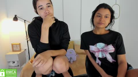 Snapshot of sexychanell_18 chatting on February 2025 12:59:01 PM chanell and yina online show from February 2025 12:59:01 PM