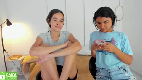 Snapshot of sexychanell_18 chatting on February 2025 04:04:01 PM chanell and yina online show from February 2025 04:04:01 PM