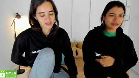 Snapshot of sexychanell_18 chatting on March 2025 10:49:01 AM chanell and yina online show from March 2025 10:49:01 AM