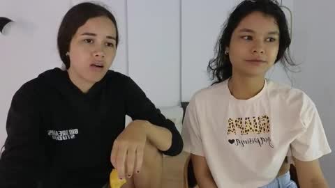 Snapshot of sexychanell_18 chatting on October 2025 01:09:01 PM chanell and yina online show from October 2025 01:09:01 PM