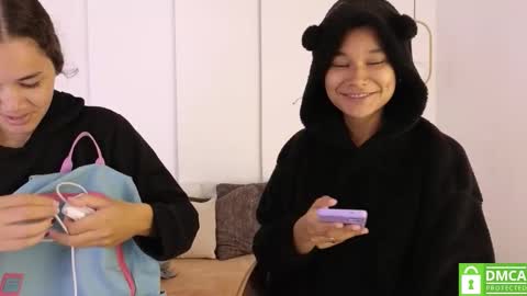 Snapshot of sexychanell_18 chatting on October 2025 01:23:02 PM chanell and yina online show from October 2025 01:23:02 PM