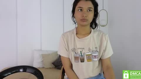 Snapshot of sexychanell_18 chatting on November 2025 01:10:01 PM chanell and yina online show from November 2025 01:10:01 PM