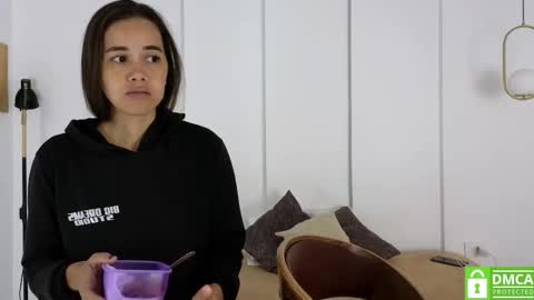 Snapshot of sexychanell_18 chatting on November 2025 01:22:02 PM chanell and yina online show from November 2025 01:22:02 PM