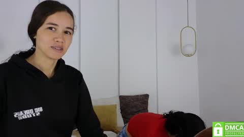 Snapshot of sexychanell_18 chatting on November 2025 01:15:02 PM chanell and yina online show from November 2025 01:15:02 PM