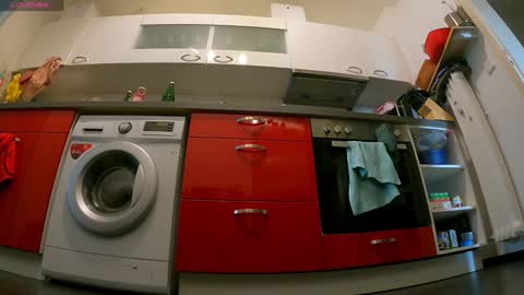 XDA   online show from September 2025 11:43:01 AM