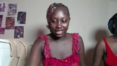 Snapshot of sexydivanah chatting on April 2026 12:11:02 PM Divanah online show from April 2026 12:11:02 PM