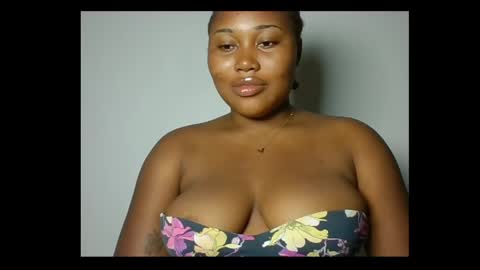 Snapshot of sexydynasty chatting on April 2026 08:21:01 PM Zanele online show from April 2026 08:21:01 PM