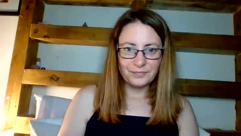 Snapshot of sexyemilyoliver chatting on June 2026 08:58:02 AM Emily online show from June 2026 08:58:02 AM