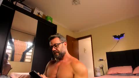 chris online show from November 2025 12:48:02 PM