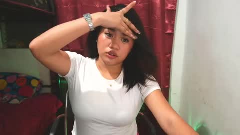 Snapshot of sexyheartyy chatting on April 2026 11:25:02 AM Heart online show from April 2026 11:25:02 AM