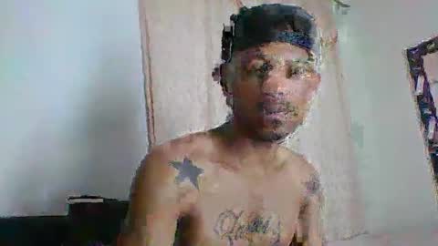 Snapshot of sexyleon69 chatting on February 2026 05:03:01 AM Sexy leon online show from February 2026 05:03:01 AM