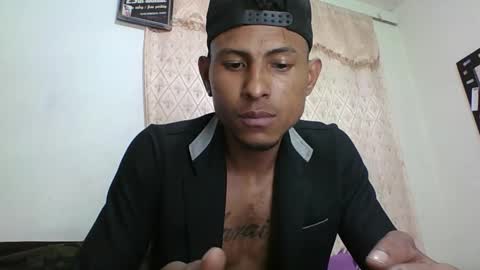 Snapshot of sexyleon69 chatting on March 2026 06:50:01 AM Sexy leon online show from March 2026 06:50:01 AM