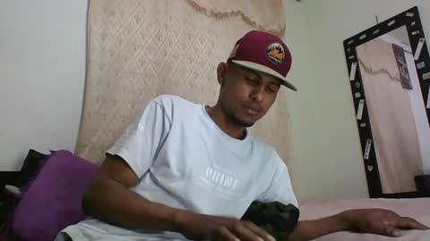 Snapshot of sexyleon69 chatting on March 2026 01:33:01 PM Sexy leon online show from March 2026 01:33:01 PM